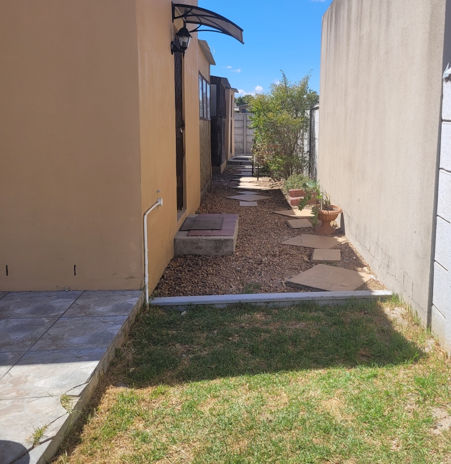4 Bedroom Property for Sale in Vredelust Western Cape